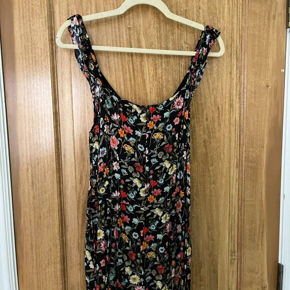 LOFT | Lily Ruffle Tie Front Floral Jumpsuit | Size 14 - Picture 9 of 10